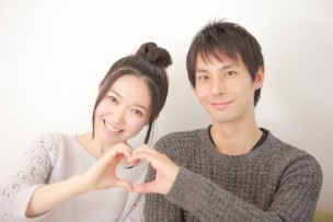 客室乗務員として働いているとお客様と恋愛関係になることはありますか?