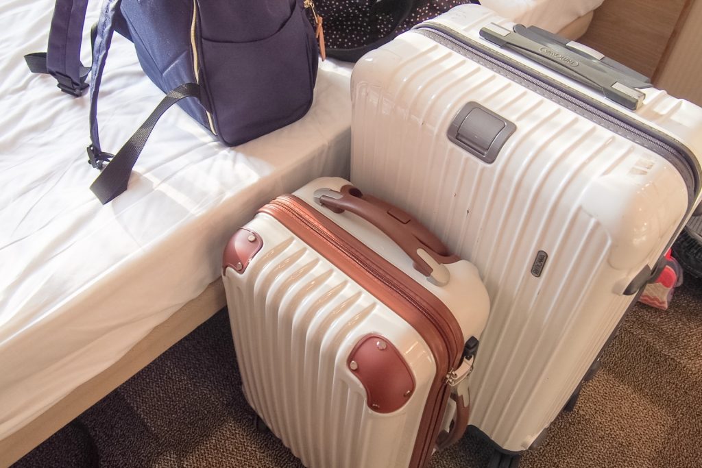 旅行に行く際の荷物をコンパクトにまとめるパッキング方法