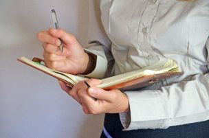 仕事をスムーズに進めるための「客室乗務員流メモ活用」の仕事術