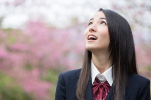 キャビンアテンダントは高卒でもなれる?気になるCAの学歴や応募条件