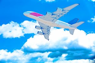 コロナでも飛行機が飛んでいるのはなぜ??元CAが教える海外へ飛ぶ国際線の豆知識